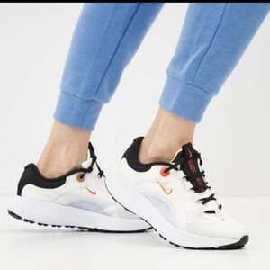 Nike React Escape Runinng Shoes Dize 10